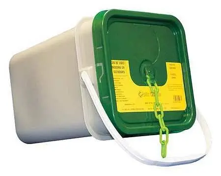 Mr. Tool-Free Chain Plastic Barrier Chain Pail, Securety Green 300 Foot Length, 30014-P Mr. Chain