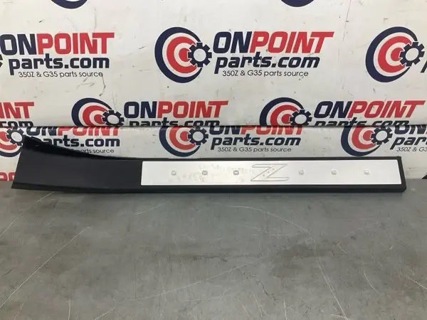 2005 Nissan Z33 350Z Passenger Door Threshold Kick Plate Trim Oem 14Bcrg7