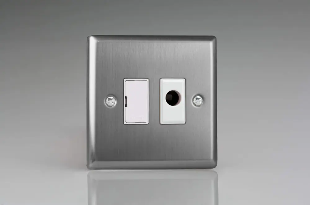 Varilight XT6UFOW Classic Brushed Chromed 1-Gang 13A Unswitched Fused Spur + Flex Outlet