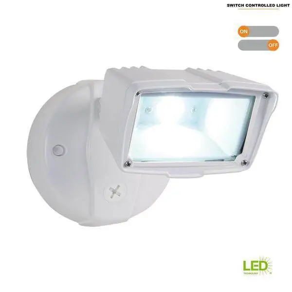 Halo White Outdoor Integrated LED Small Head Security Flood Light 1475 Lumens 5000K Daylight Switch Controlled Damaged Box