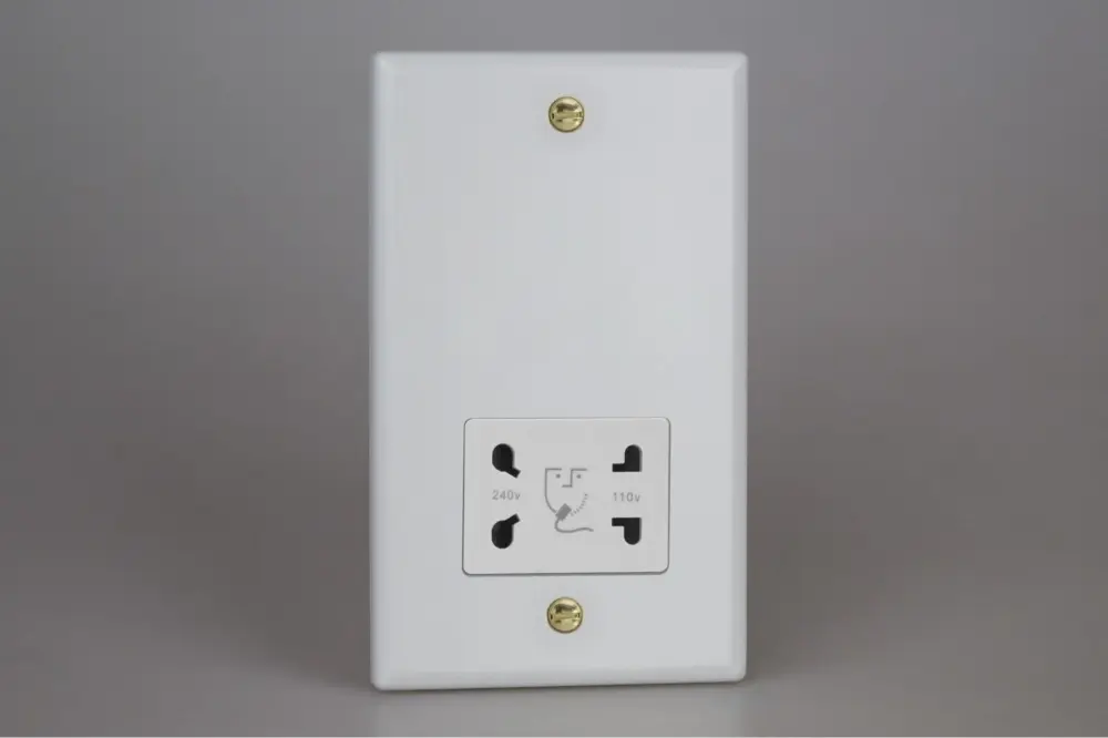 Varilight Binary Voltage Shaver Socket 230V/115V
