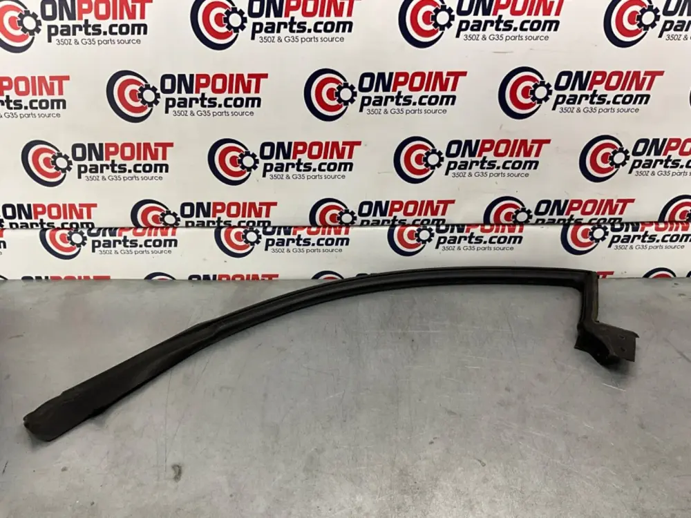 2004 Nissan Z33 350Z Driver Left Upper Pillar Weatherstrip Seal OEM 22BLCFA